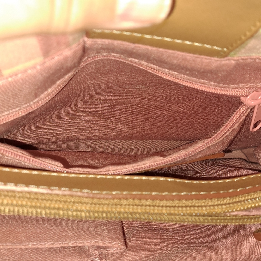 Ladies Relic Handbag - Picture 7 of 13